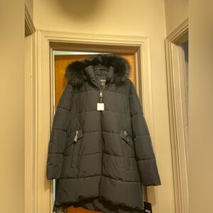 DKNY Black Puffer Jacket with Faux Fur Collar